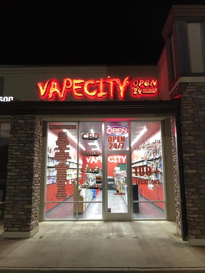 24 hour vape shop 365 SMOKE VAPE SHOP SEGUIN | OPEN 24 HOURS | SMOKE SHOP | E-JUICES | VAPE  DISPOSABLES | HOOKAH | CIGARS | HEMP | GLASS PIPE main image 1