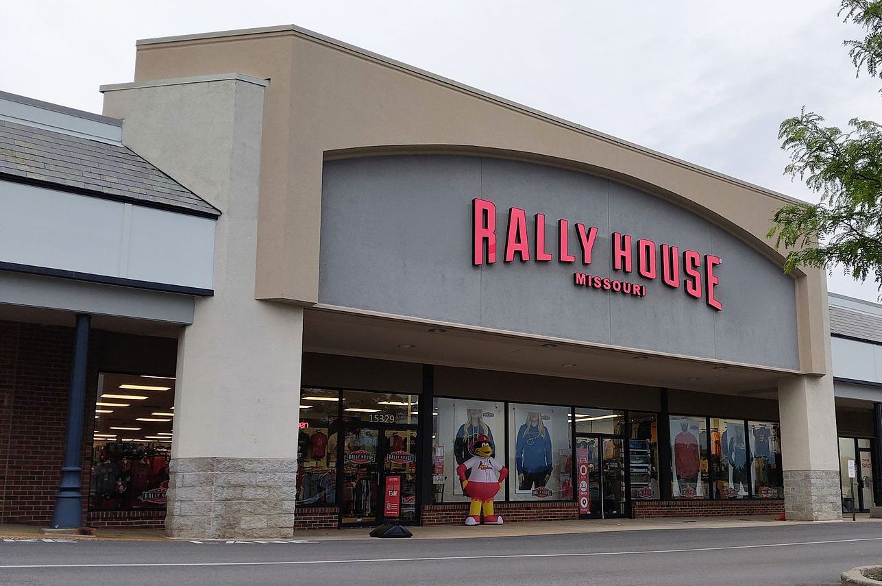 Rally House Central Plaza EXTERIOR