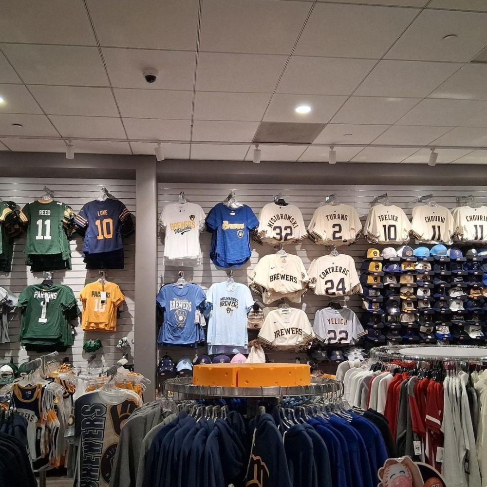 Rally House West Towne Mall INTERIOR