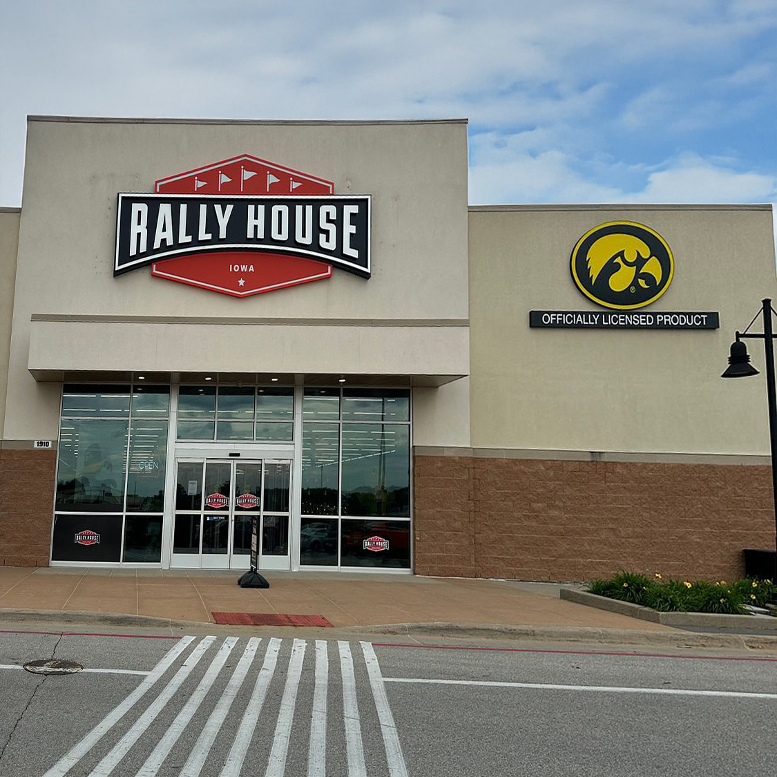 Rally House Coralville EXTERIOR