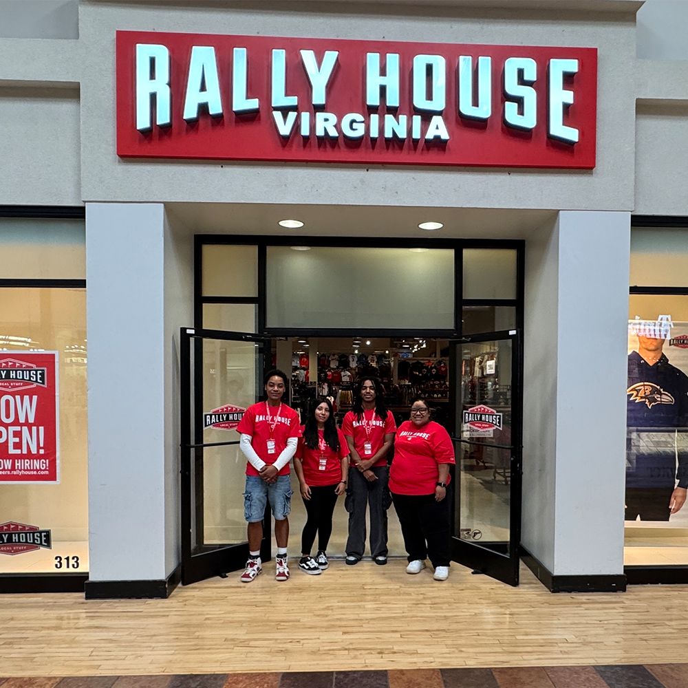 Rally House Potomac Mills INTERIOR
