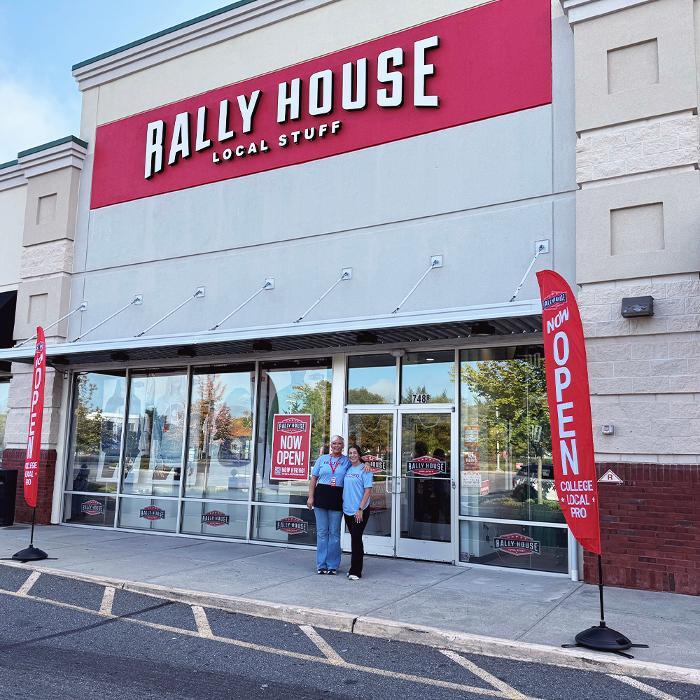 Rally House Willow Ridge Plaza EXTERIOR