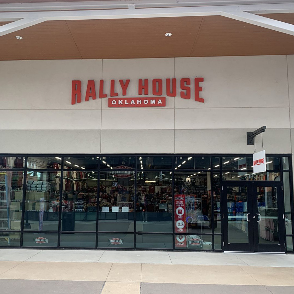 Rally House Tulsa Premium Outlets EXTERIOR
