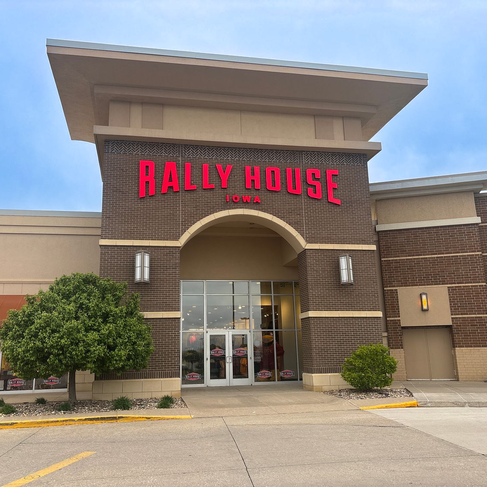 Rally House Lakeport Commons EXTERIOR