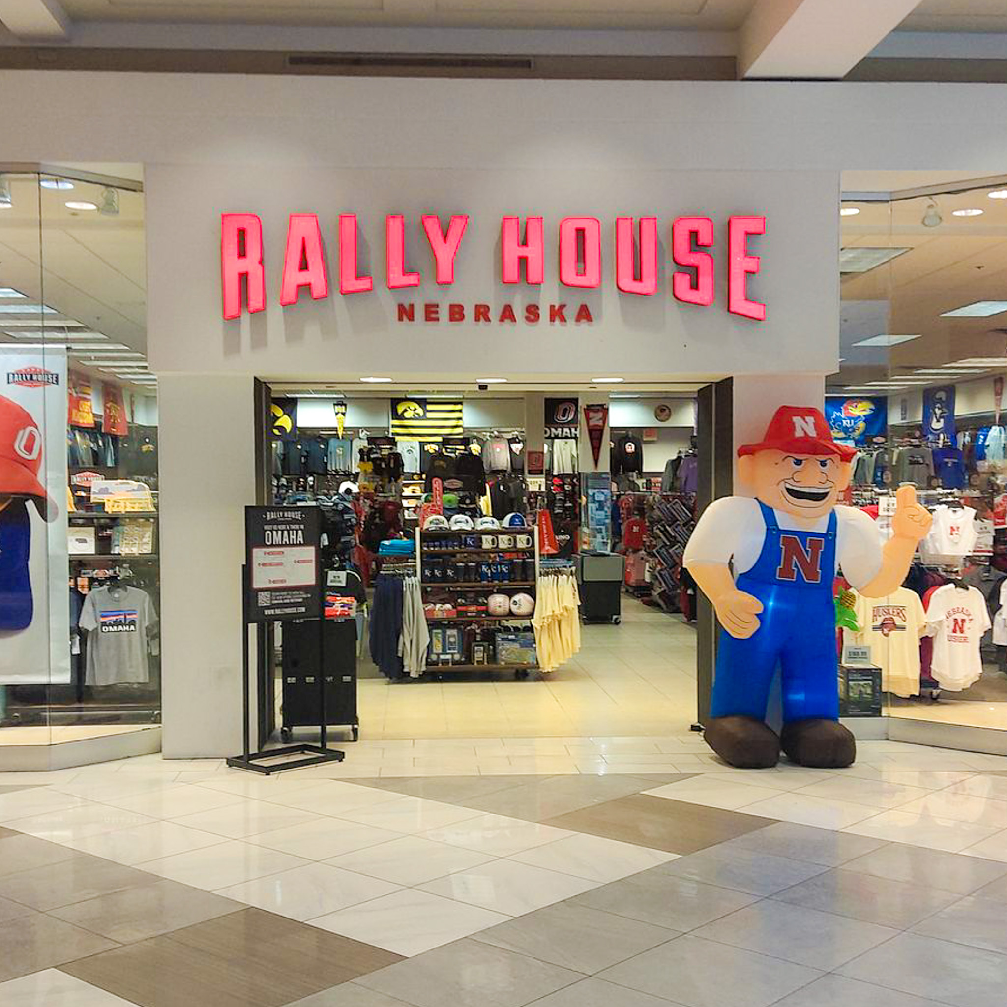Rally House Westroads Mall EXTERIOR