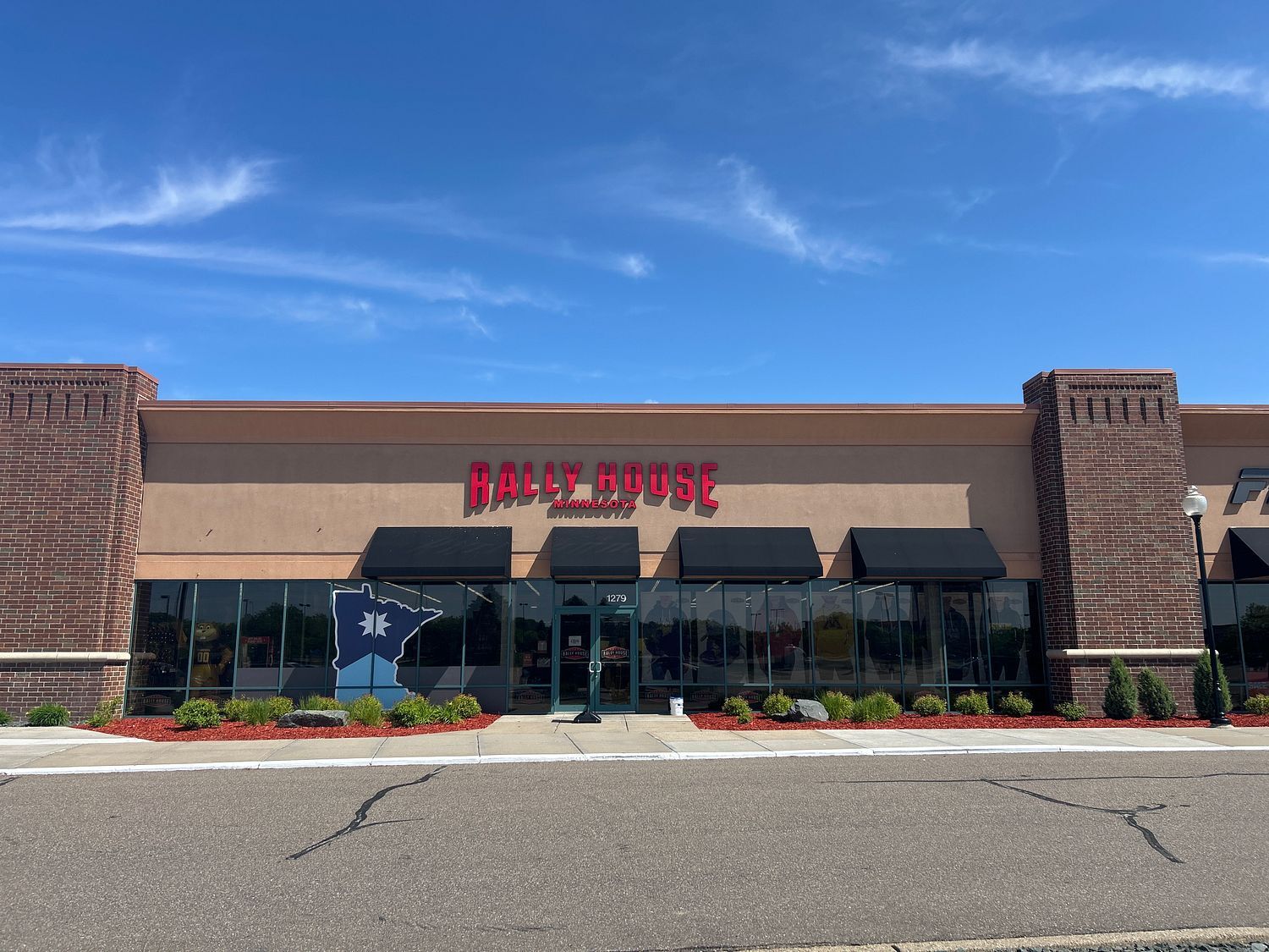 Rally House Eagan Promenade EXTERIOR