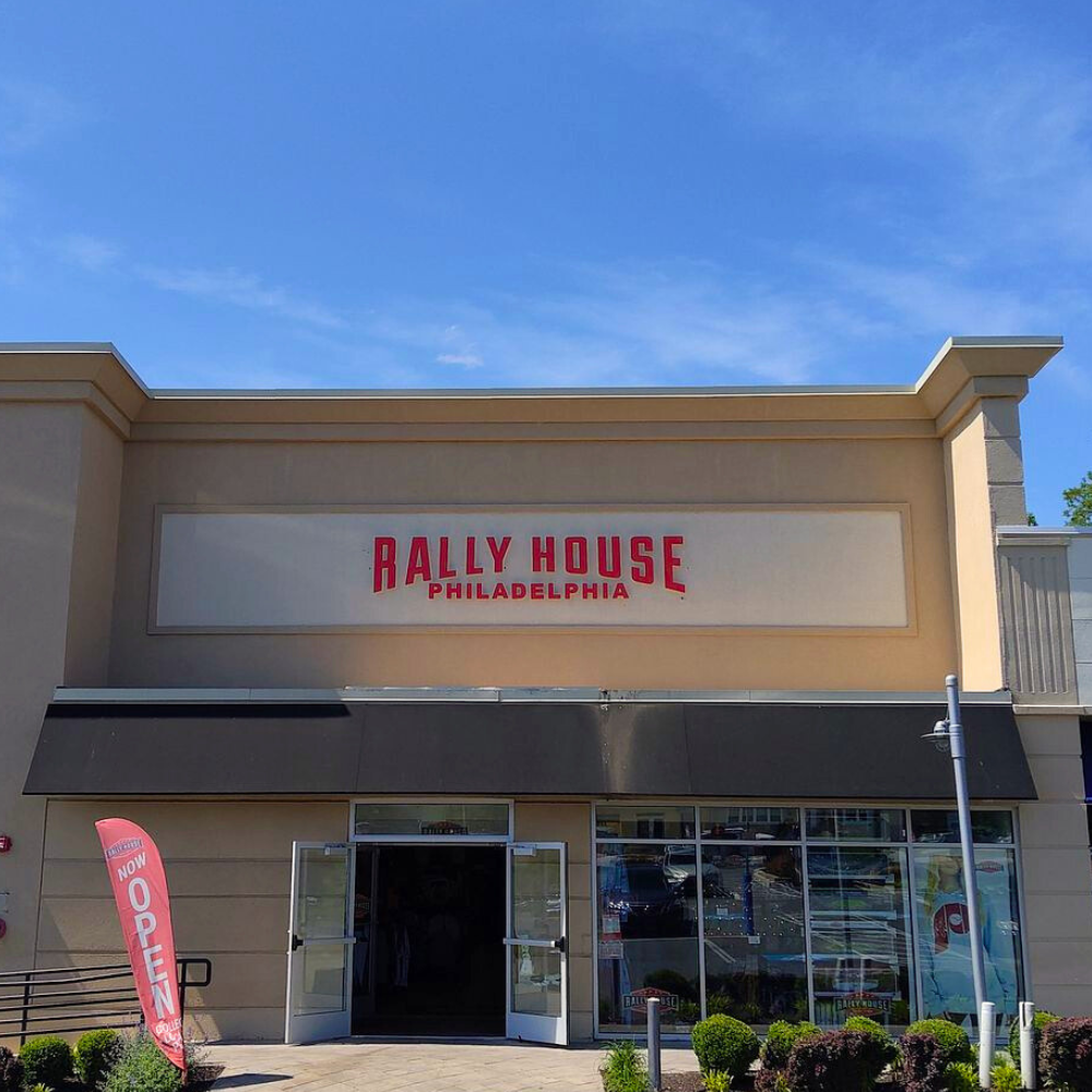 Rally House Wynnewood Square EXTERIOR