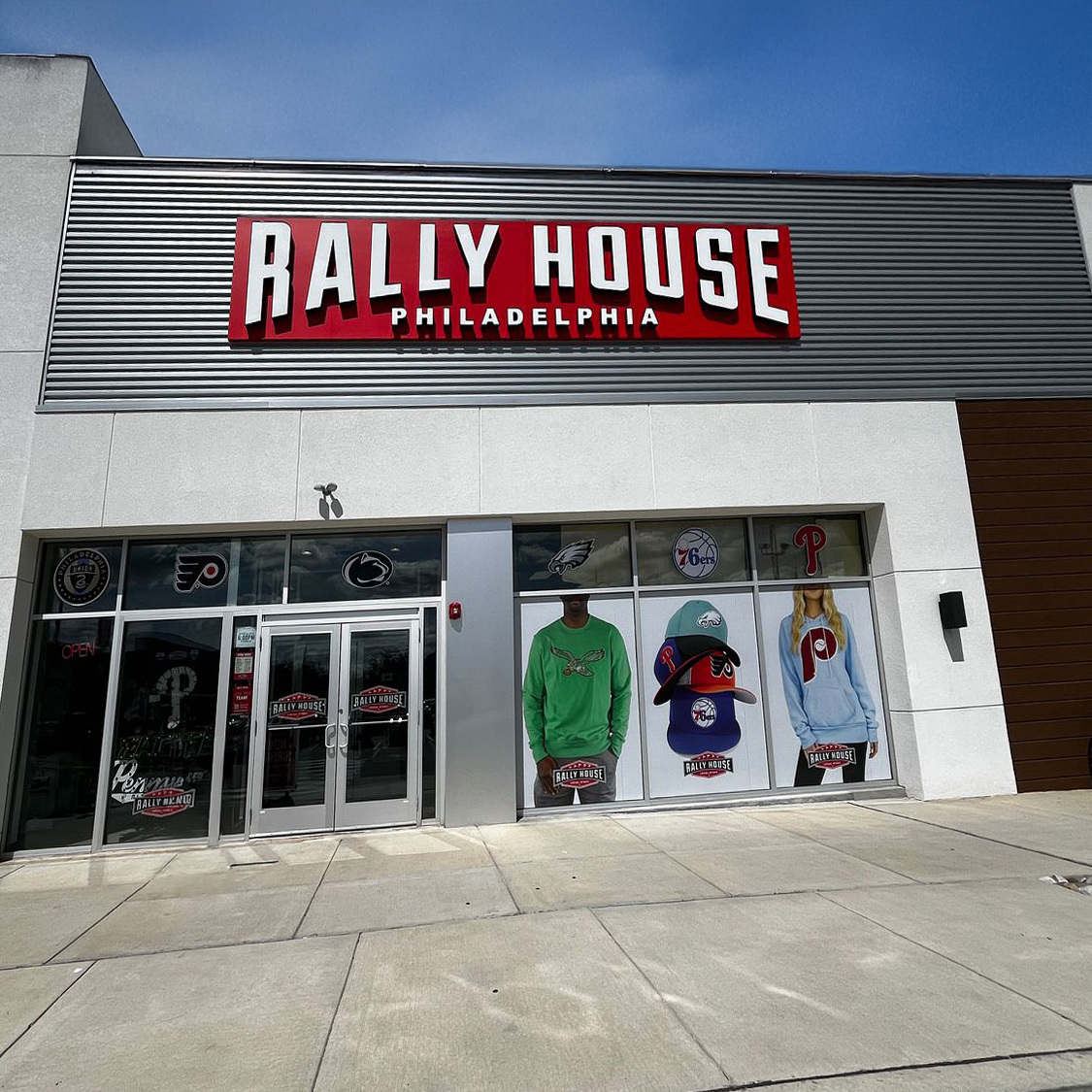 Rally House Plymouth Square EXTERIOR