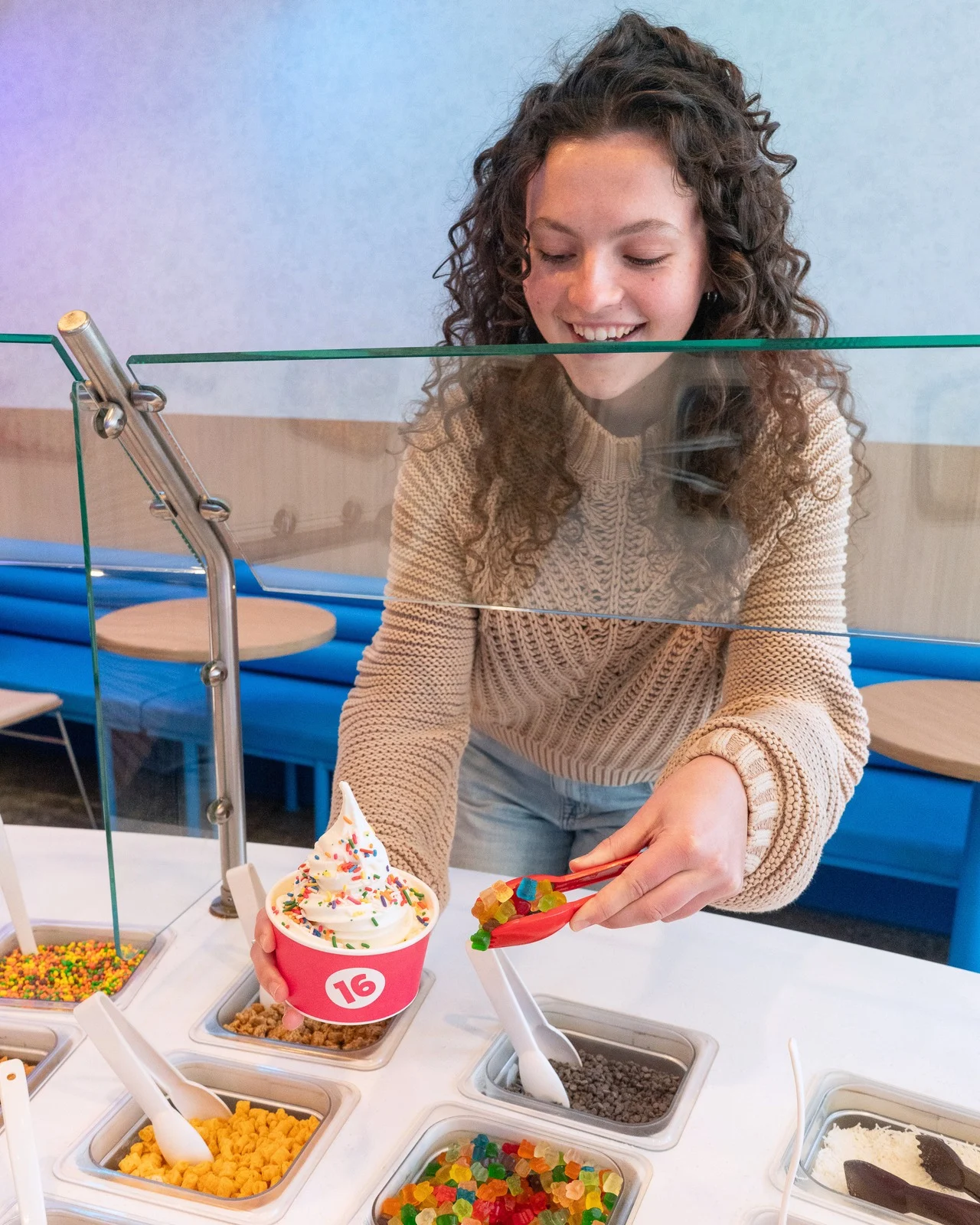 Frozen Yogurt and Ice Cream Shop in Chandler, 85248 | 16 Handles