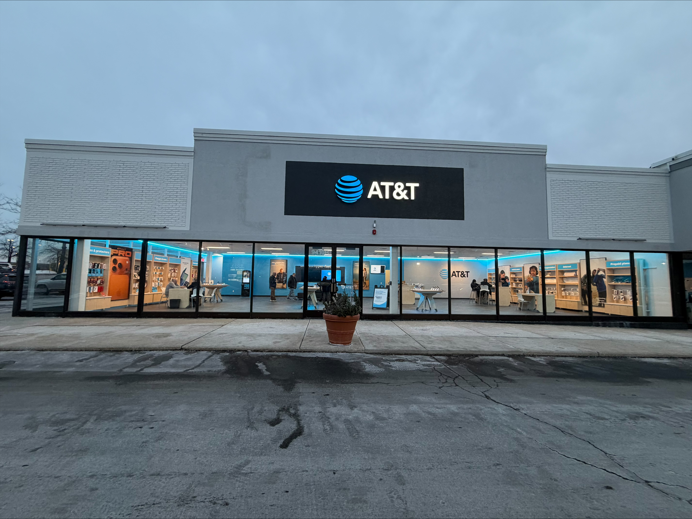 Cell Phone Store in Skokie | iPhones, Samsung Phones, Prepaid Phones ...