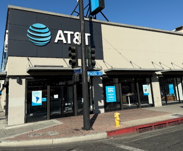 Phones, & Holiday Tech Gifts at AT&T AT&T Pacific & Saturn