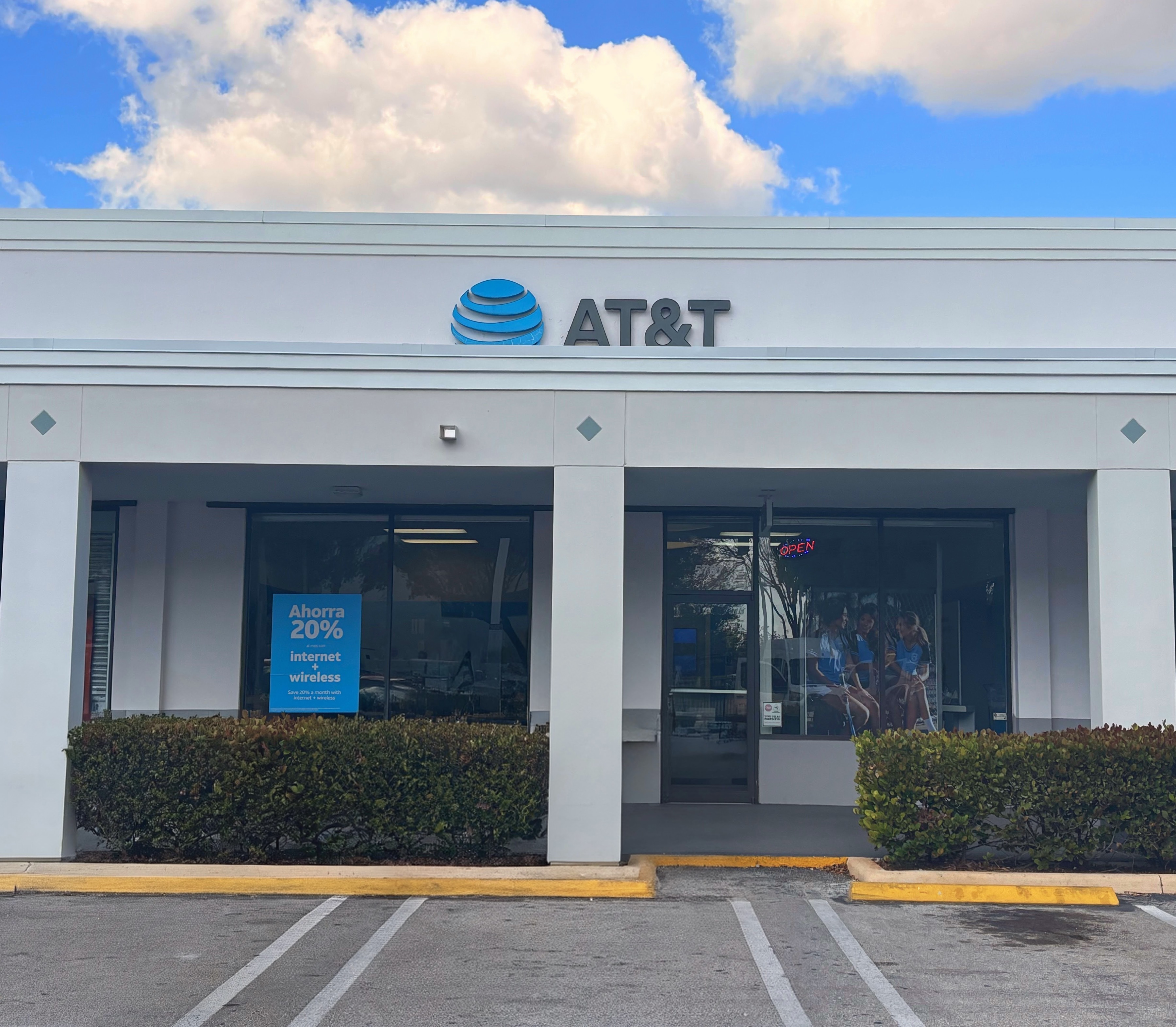 Cell Phone Store in Miami | iPhones, Samsung Phones, Prepaid Phones ...
