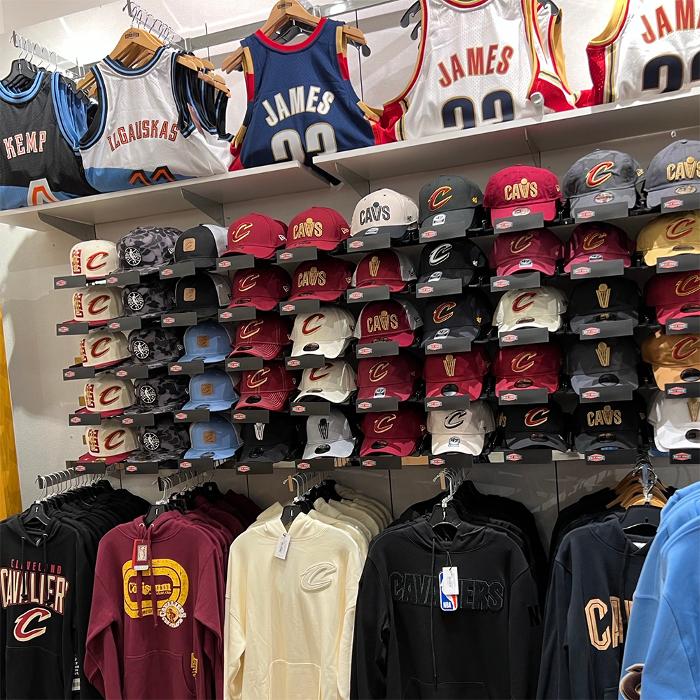 Rally House Great Lakes Mall INTERIOR