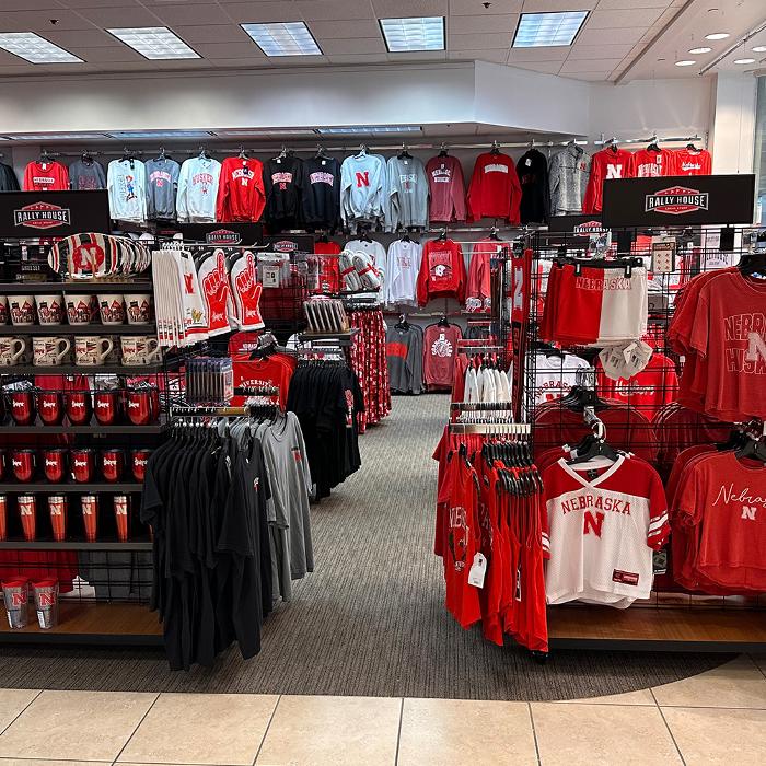 Rally House Westroads Mall INTERIOR
