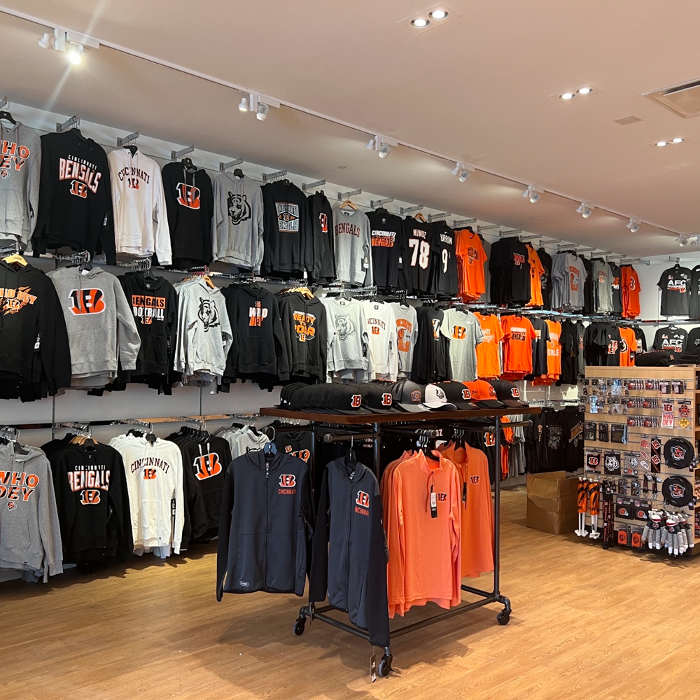 Rally House Liberty Center INTERIOR