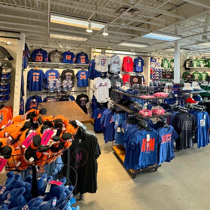 Rally House Jackson Premium Outlets INTERIOR