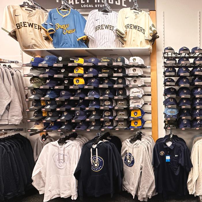 Rally House Outlets at the Dells INTERIOR