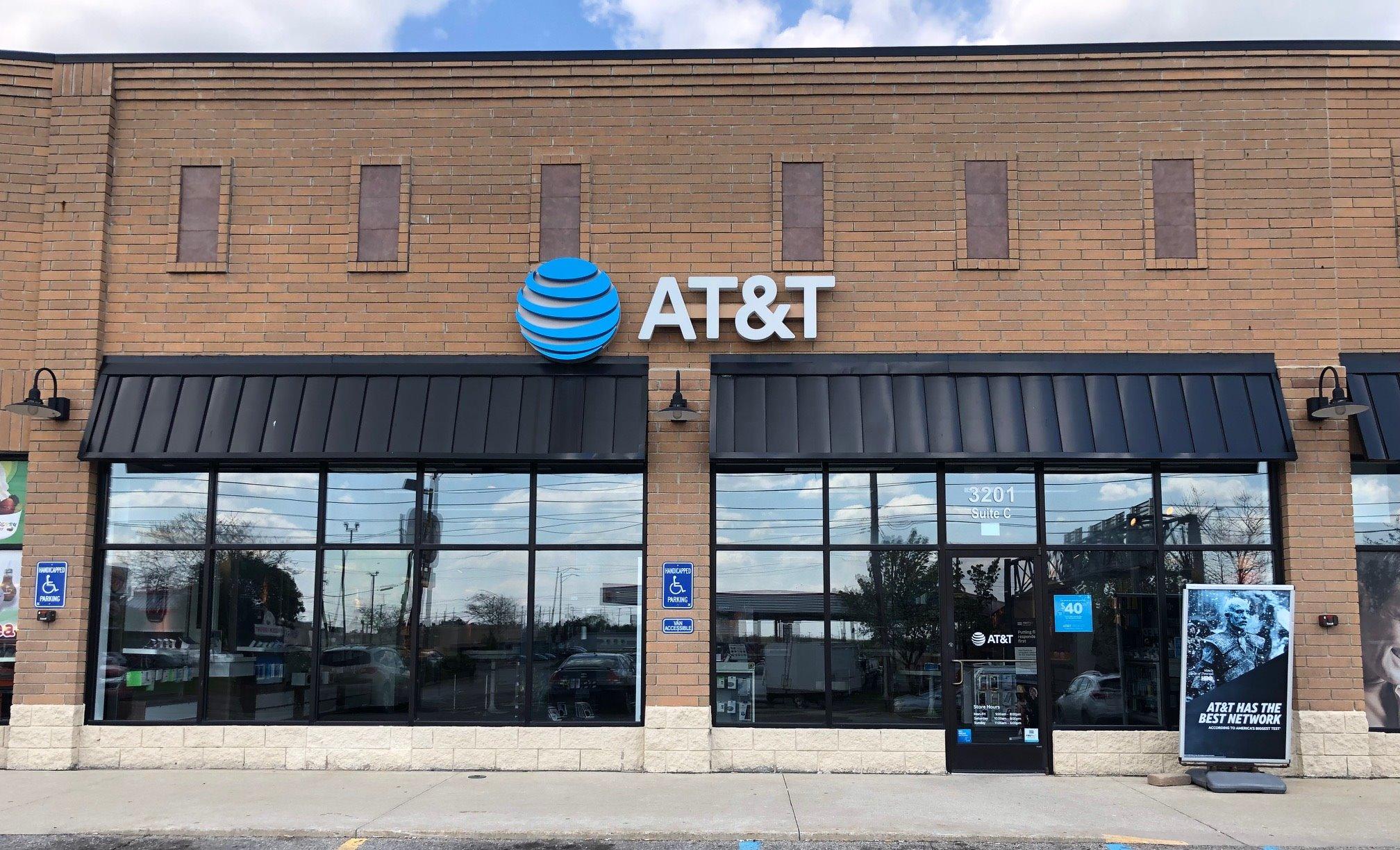 AT&T Lansing Cell Phones, Wireless Plans & Accessories 3201 E Grand