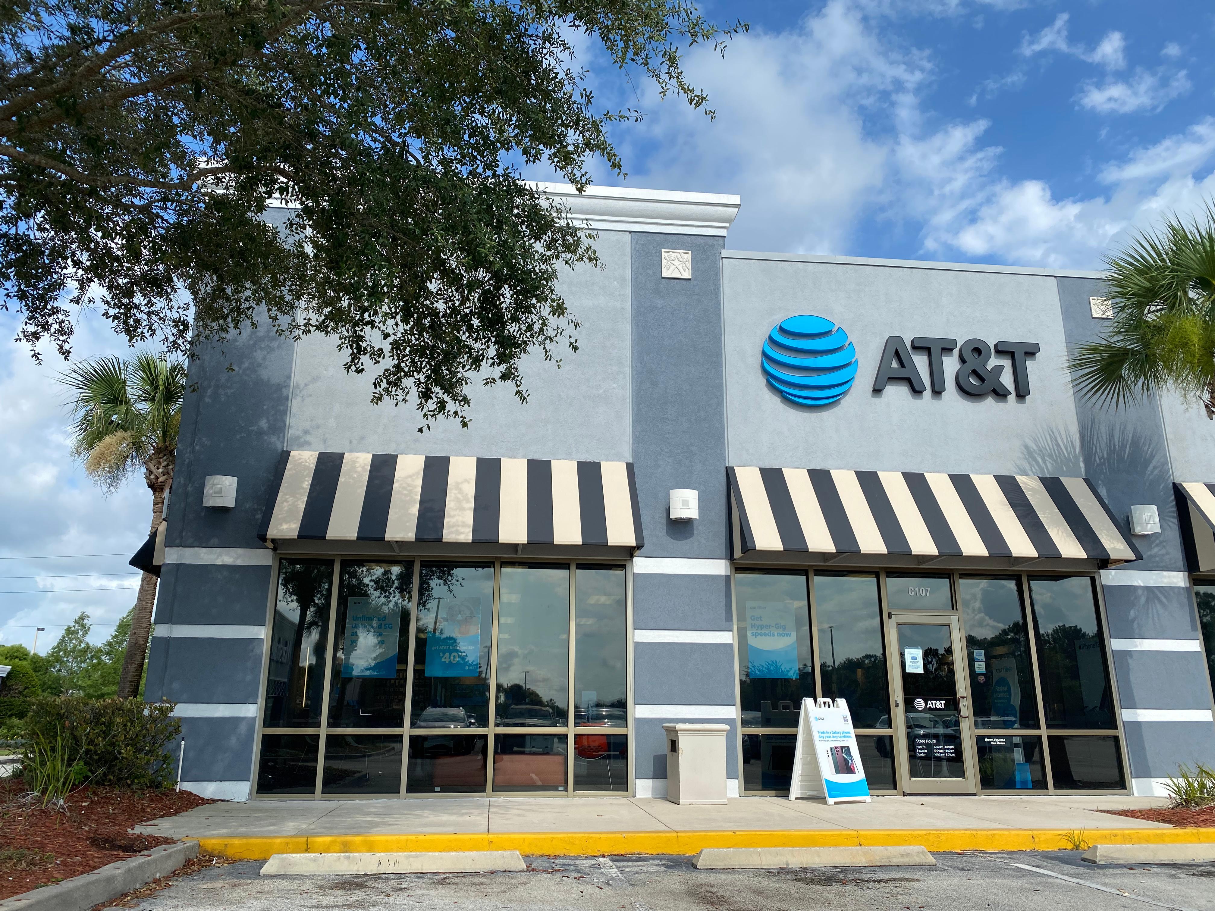 Cell Phone Store in Titusville, FL iPhones, Samsung Phones, Prepaid