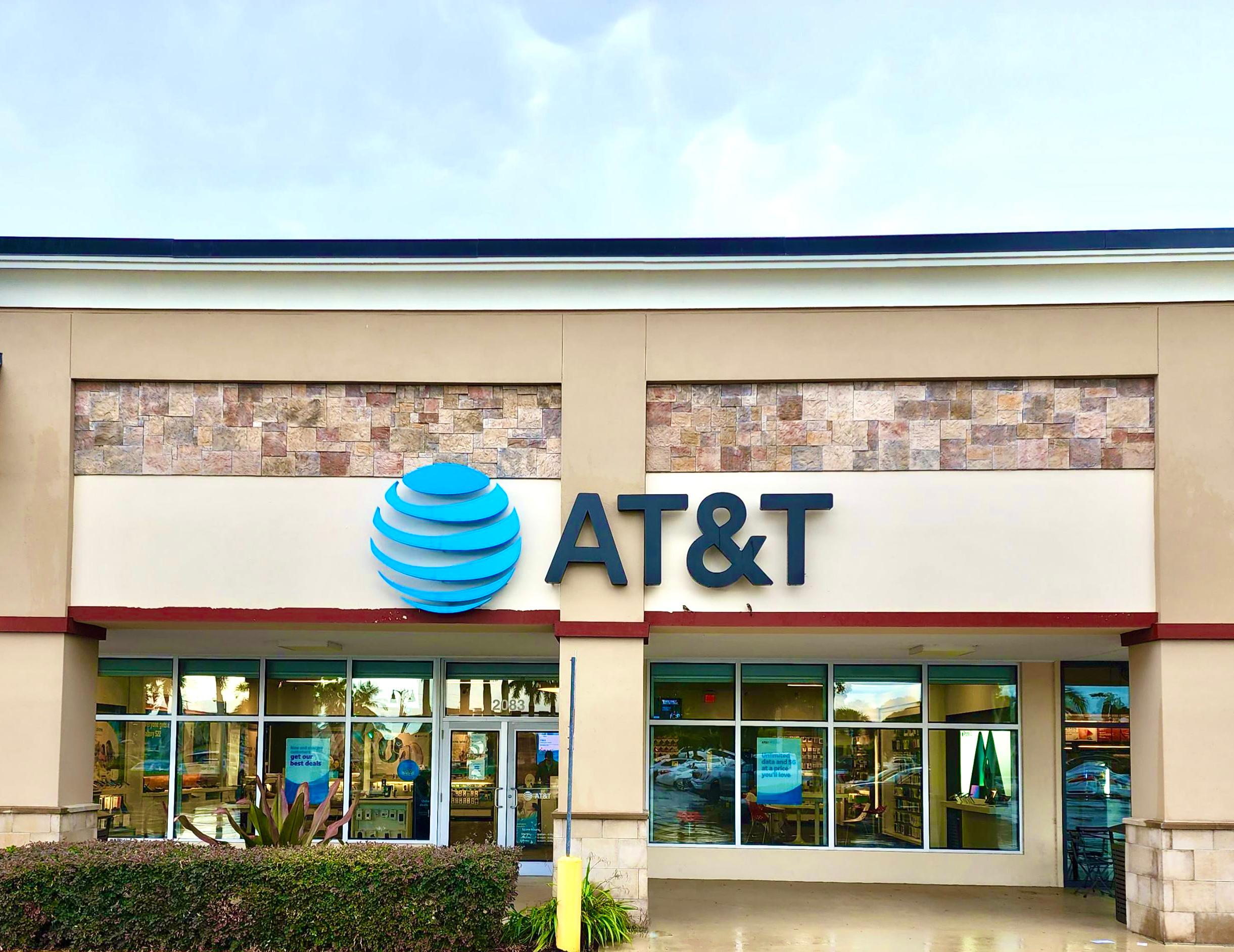 Veterinario en Naples, FL | Buscar un veterinario cercano en Banfield Pet  Hospital® Bayridge, image size:2442x1884