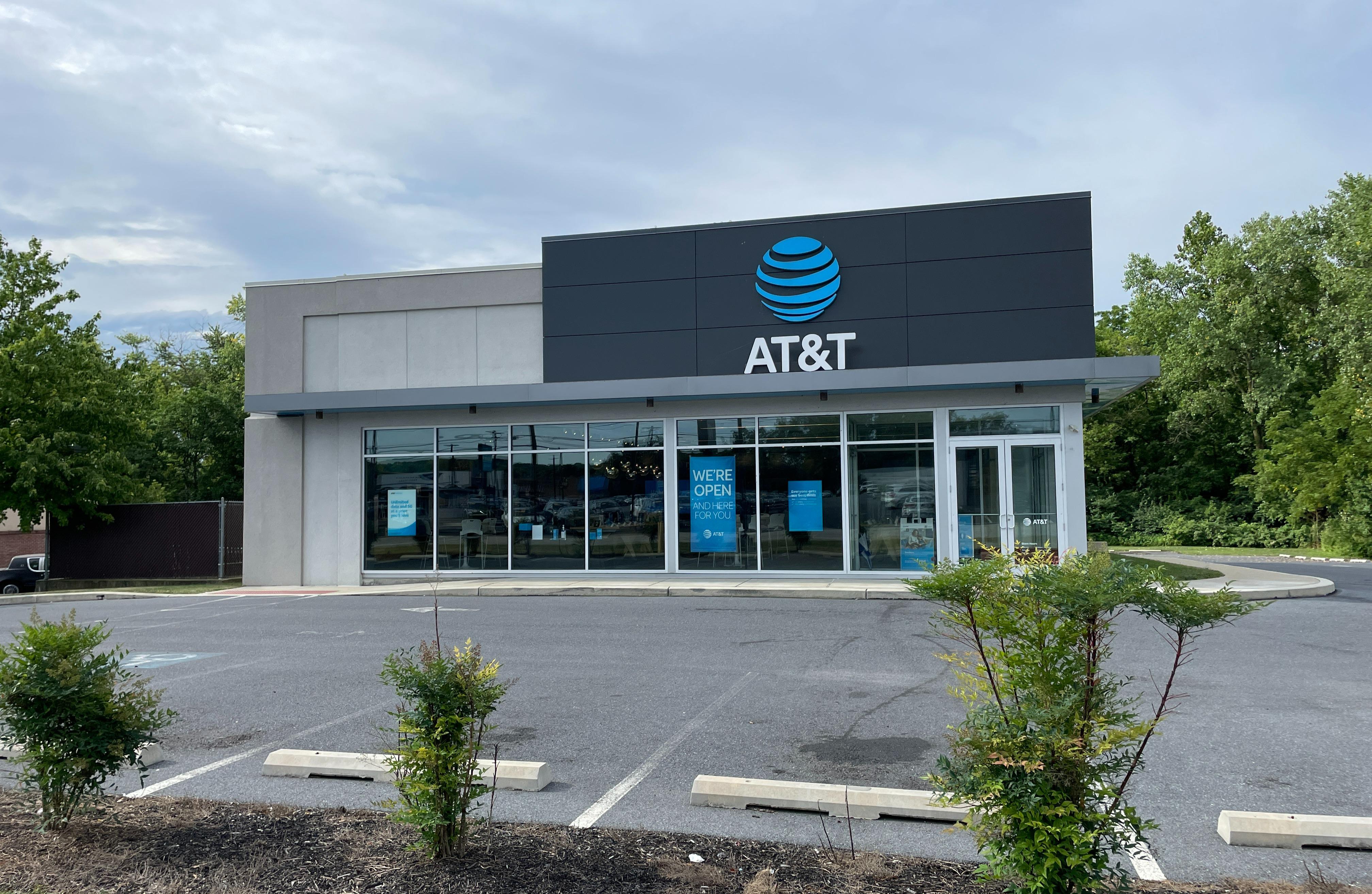 AT&T Lebanon Cell Phones, Wireless Plans & Accessories 2420