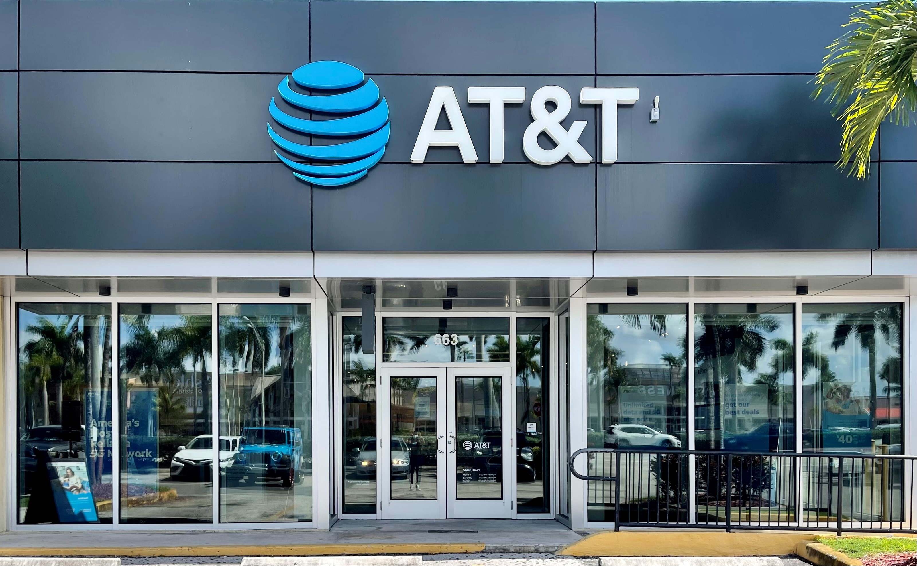 Cell Phone Store in Hialeah | iPhones, Samsung Phones, Prepaid Phones ...