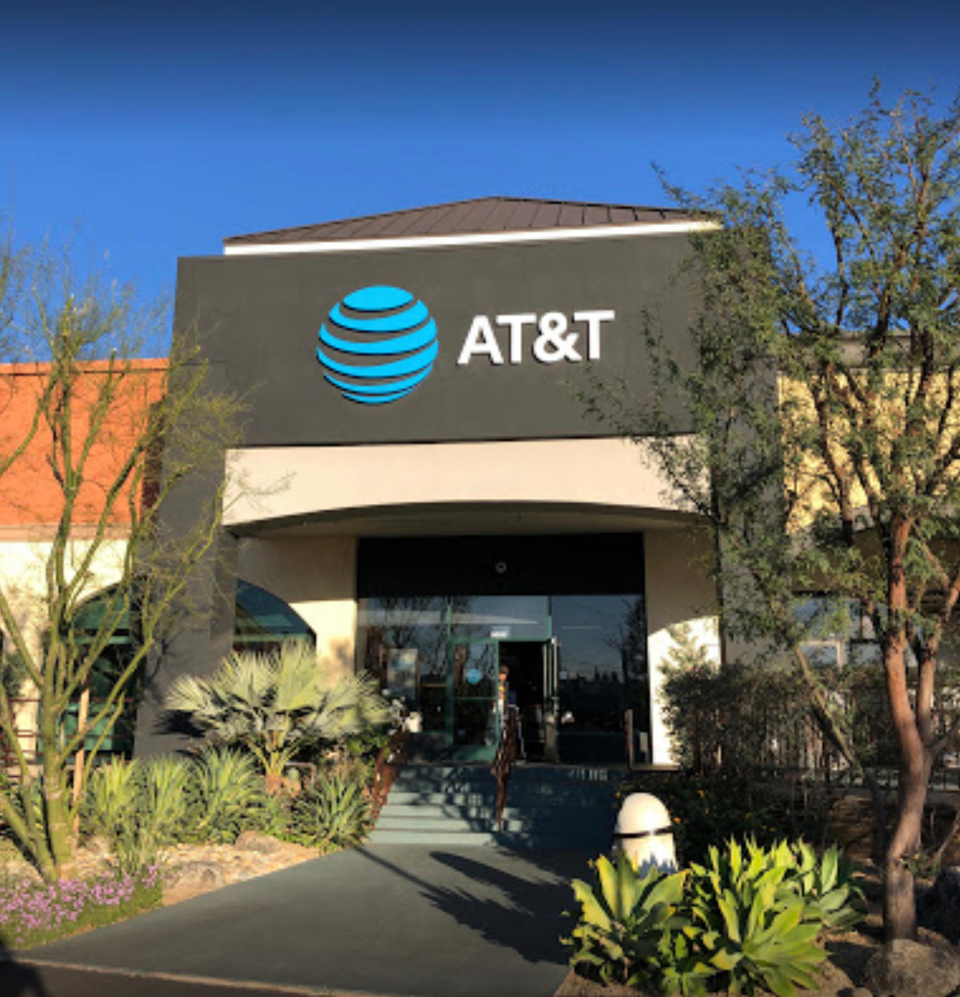 AT&T Northridge | Cell Phones, Wireless Plans & Accessories | 9050 ...