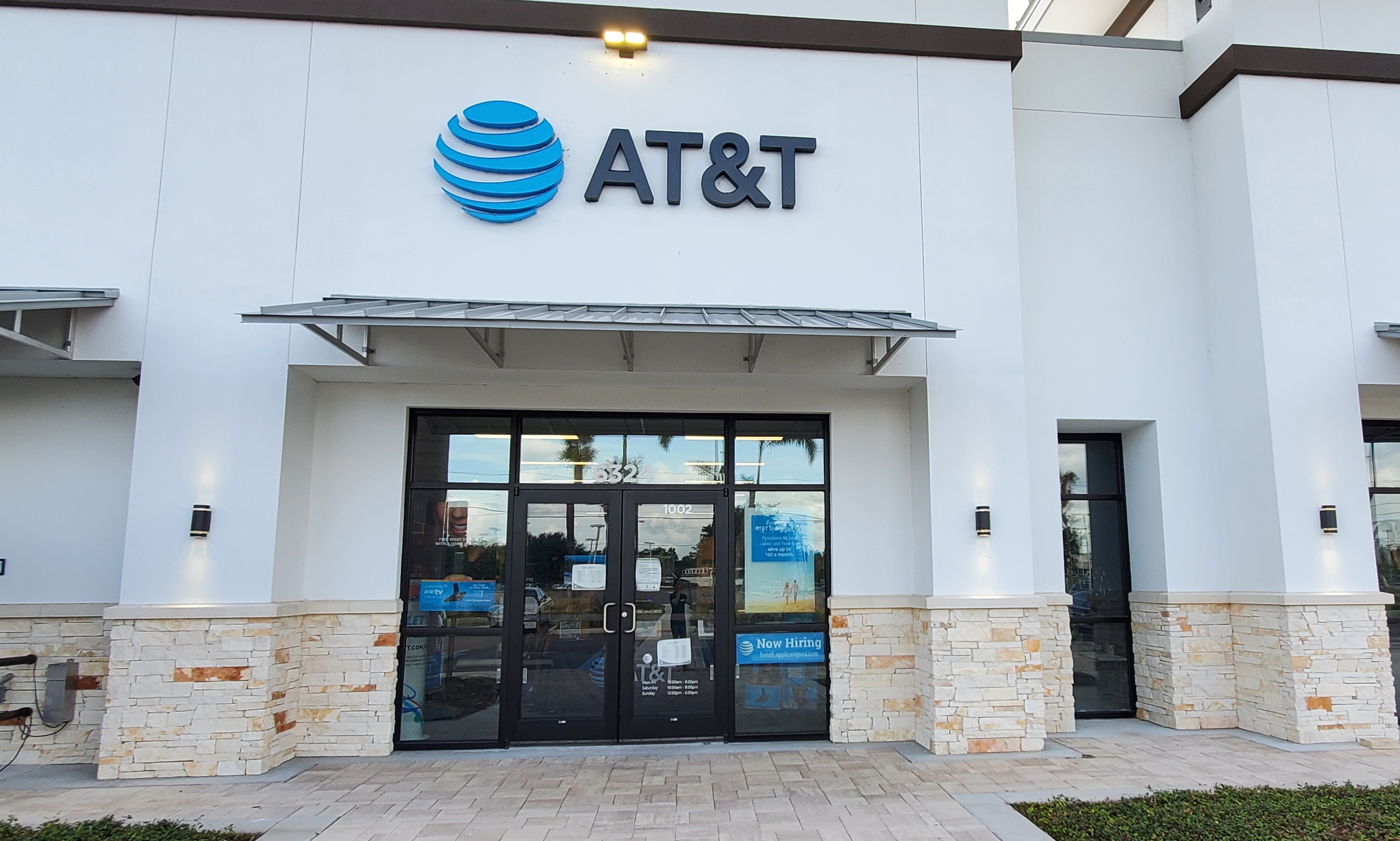 Cell Phone Store in Orlando | iPhones, Samsung Phones, Prepaid Phones ...