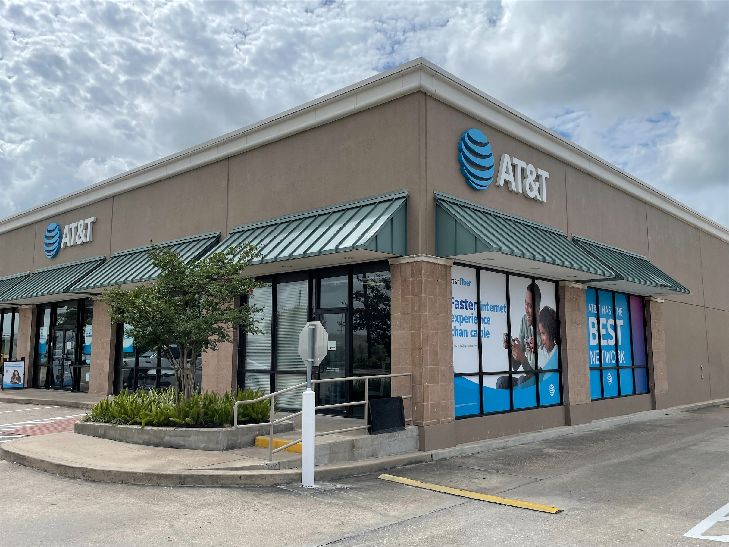 Cell Phone Store in Webster | iPhones, Samsung Phones, Prepaid Phones ...