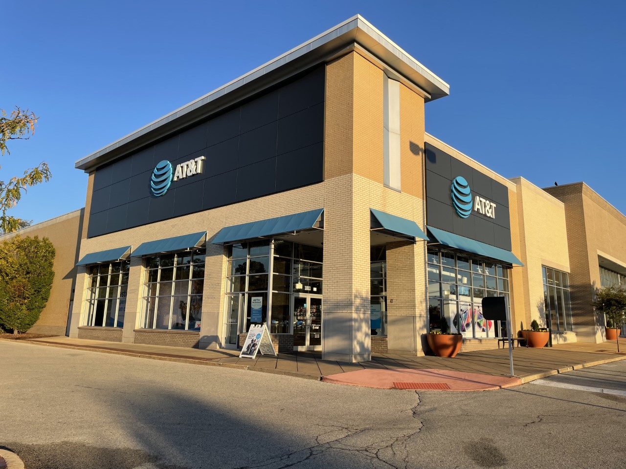 Cell Phone Store in Brentwood | iPhones, Samsung Phones, Prepaid Phones ...