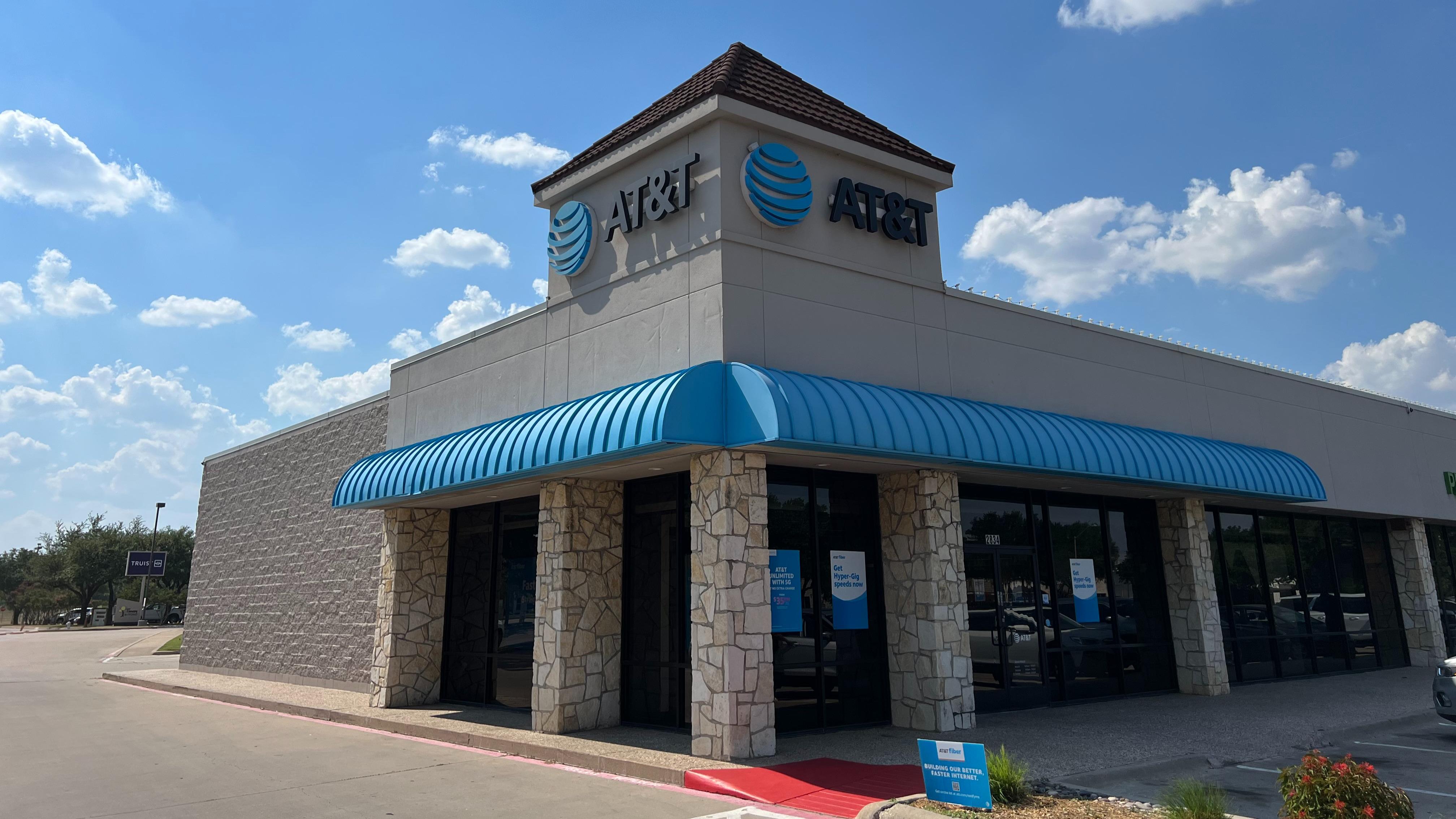 AT&T Store Hulen 2834 S Hulen St , Fort Worth, TX, 76109 Cell
