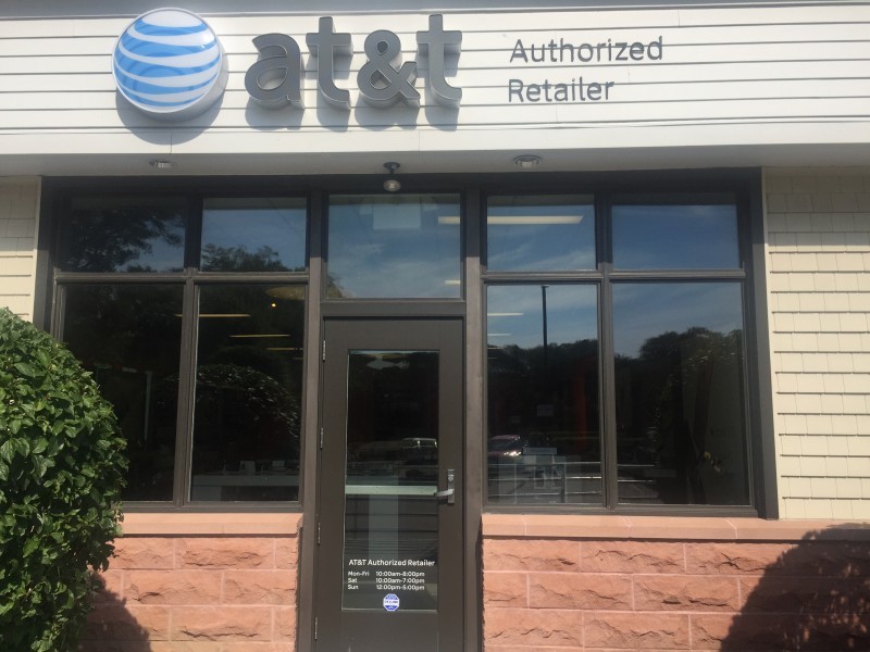 AT&T Narragansett Cell Phones, Wireless Plans & Accessories 91