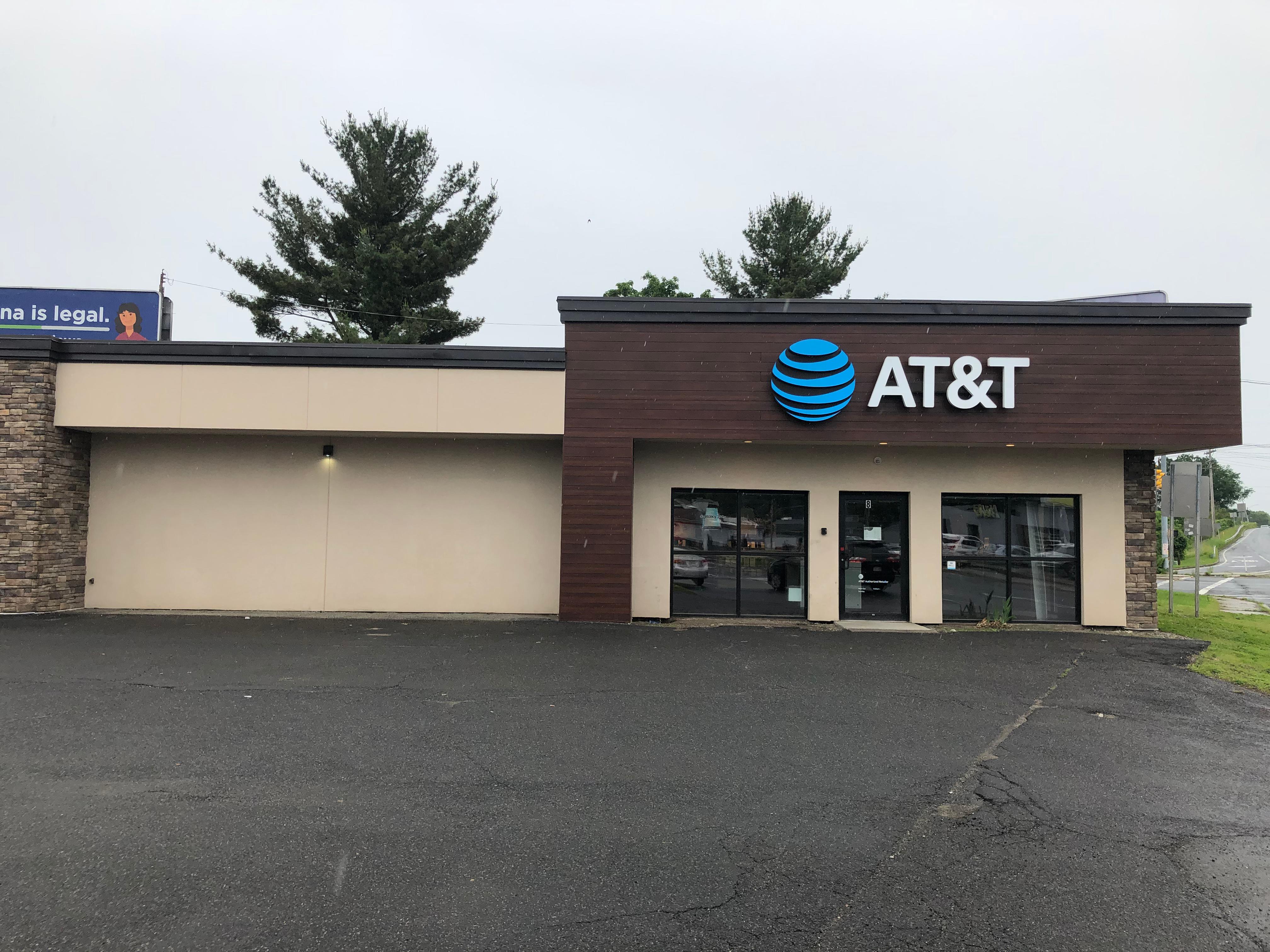 Cell Phones, Plans & Accessories in Pittsfield, MA AT&T Store