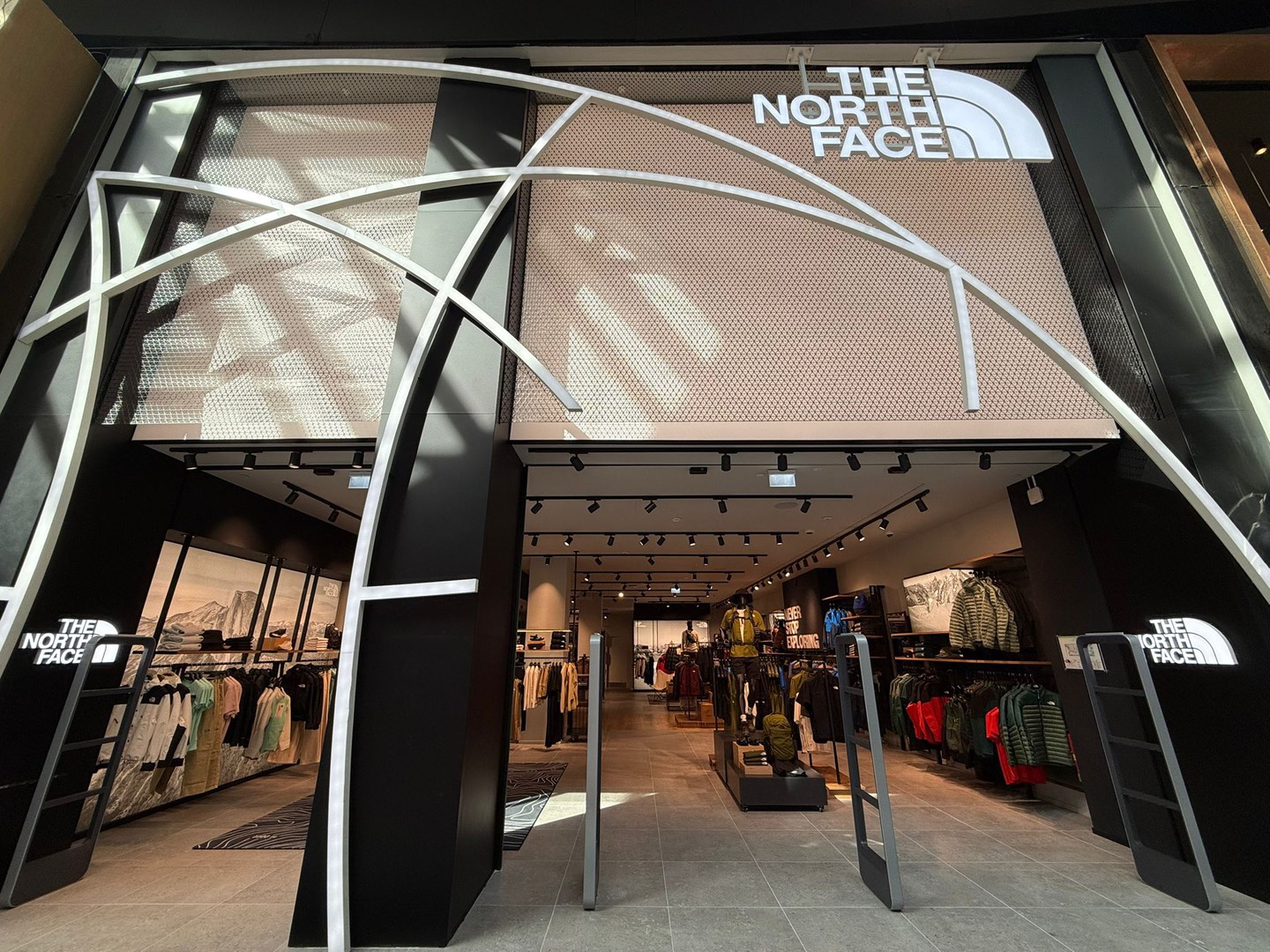 The North Face Store in Leidschendam | Free Shipping to 2262 AC